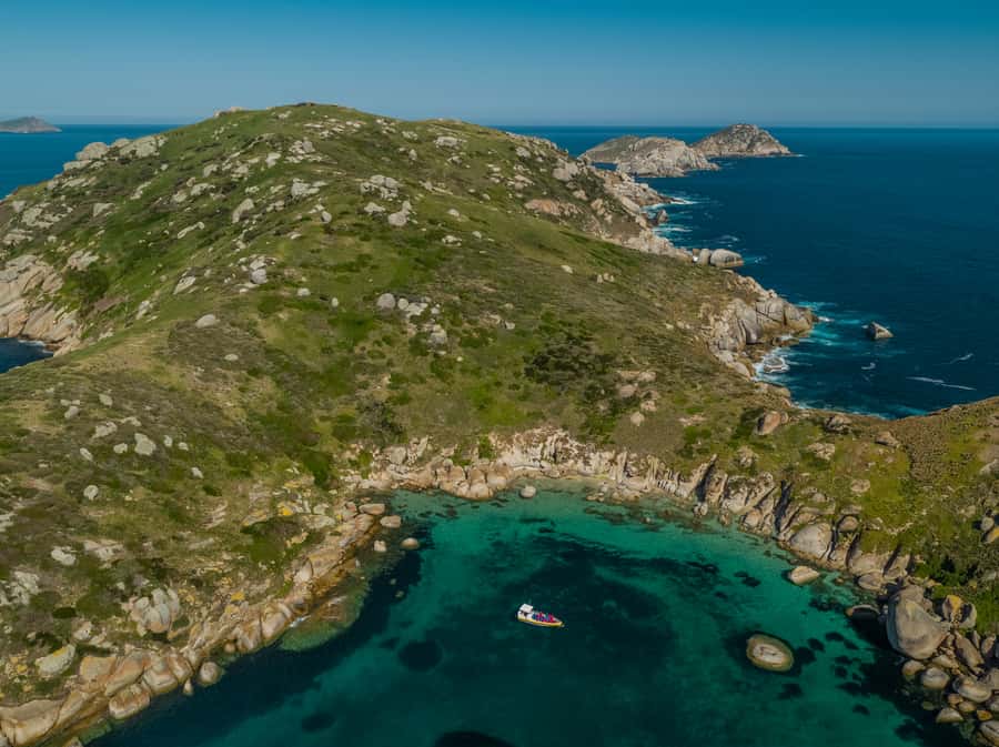 Melbourne: Wilsons Promontory Morning Wilderness Cruise - Wind, spray, and seasickness