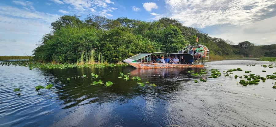 Miami: Everglades Airboat, Gator Encounter & Bus Transfer - The 50-minute bus ride from Miami