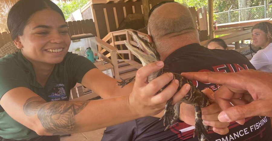 Miami: Half-Day Everglades Tour in French - What the airboat ride adds
