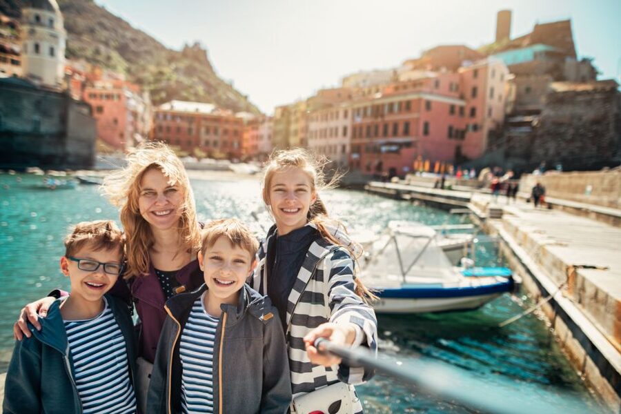 Milan: Cinque Terre Full-Day Guided Trip With Cruise - Returning by train and coach