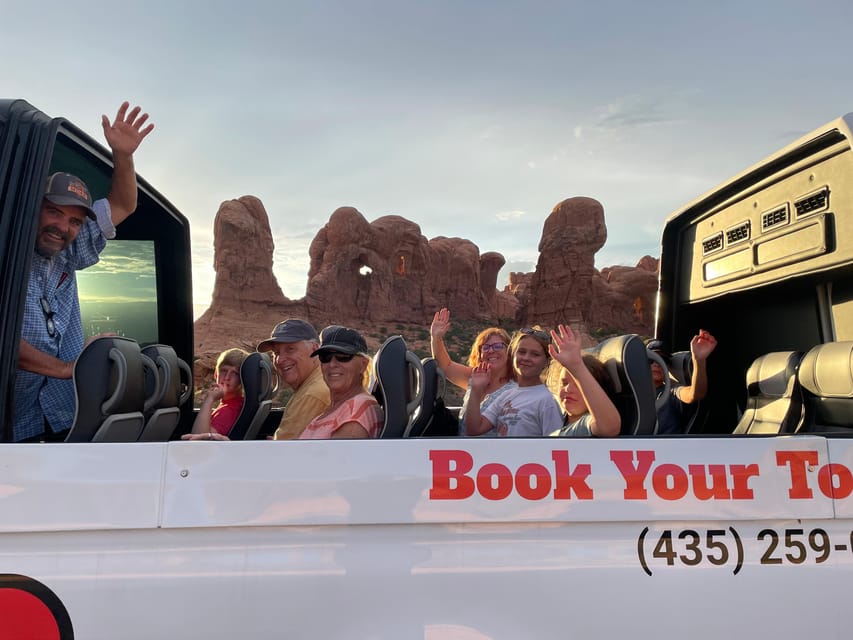 Moab: Arches National Park Sightseeing Tour - Key points at a glance
