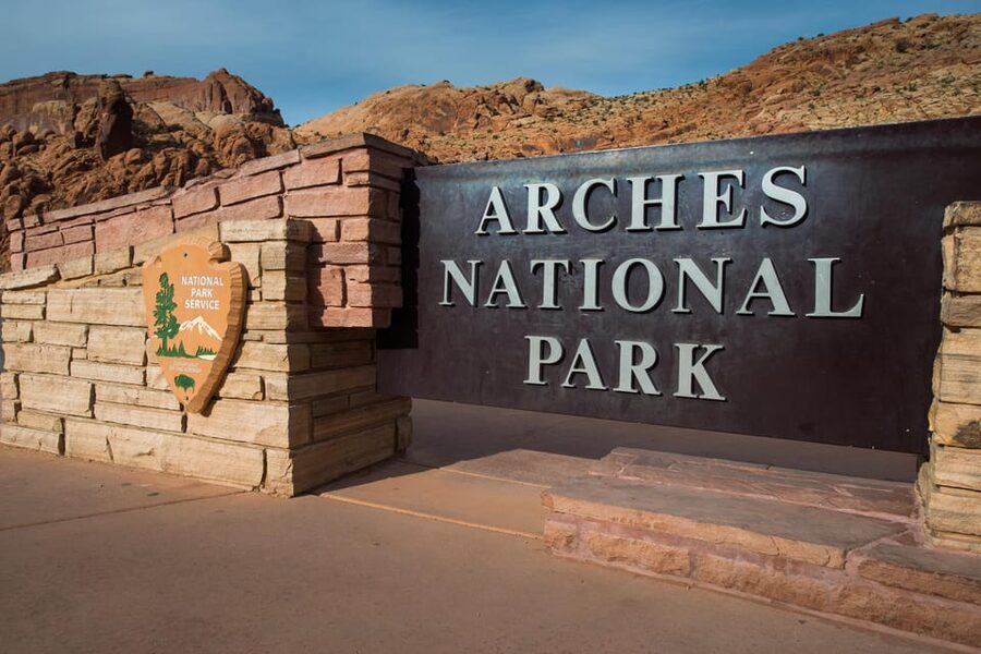 Moab: Arches National Park Sightseeing Tour - Booking details that matter