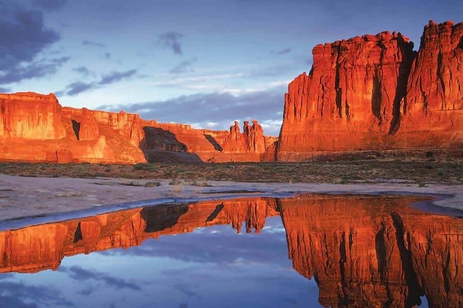 Moab: Arches National Park Sunset Tour - Delicate Arch Overlook, with an important limit
