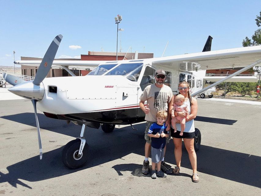 Moab: Canyonlands National Park Airplane Tour - Island in the Sky and its 1,000-foot cliffs