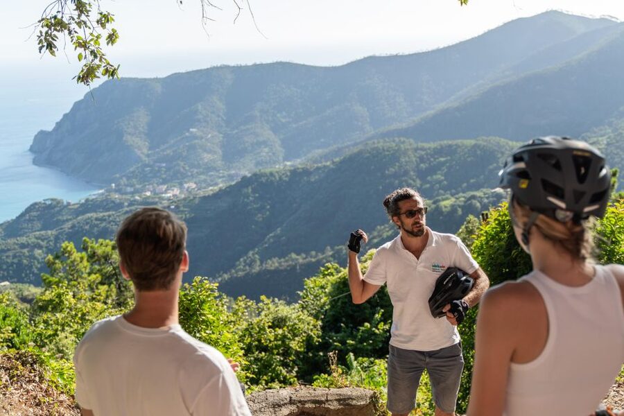 Monterosso al Mare: Cinque Terre National Park E-Bike Tour - The climb: easy for the motor, active for you