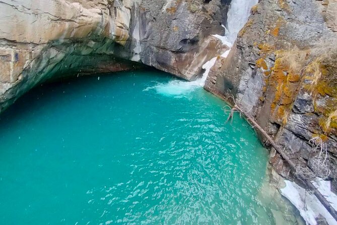 Moraine Lake, Lake Louise, Johnston Canyon, Bow Falls, Banff Town - Guides make the difference
