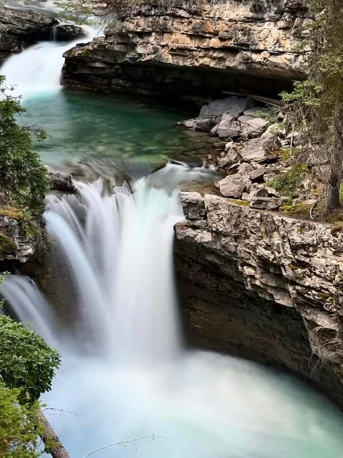 Moraine Lake Louise Emerald Johnston Canyon Banff Yoho Tour - Yoho National Park and Emerald Lake
