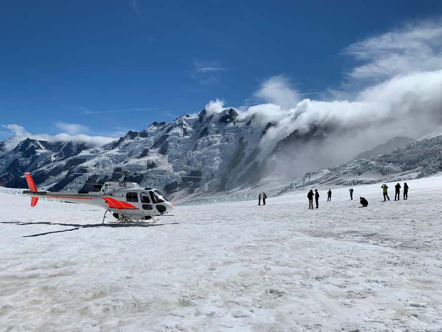 Mount Cook: Tasman Glacier & National Park Scenic Flight - Following the Tasman Glacier from end to end