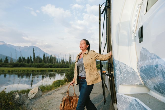Mountain Lakes and Waterfalls - roundtrip from Banff - Key points before you book