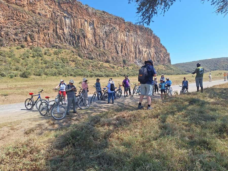 Nairobi: Lake Naivasha & Hell’s Gate National Park Day Trip - What to pack and how to handle the fees