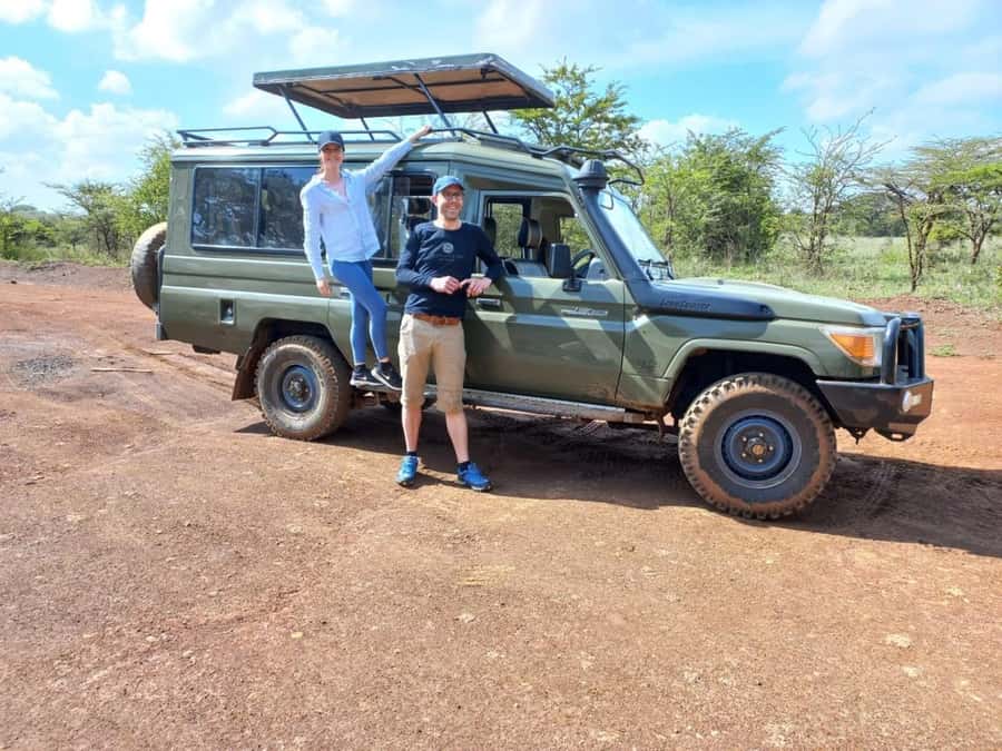 Nairobi: Nairobi National Park Half-Day Game Drive - Hotel pickup, airport plans, and the Kazuri Beads stop