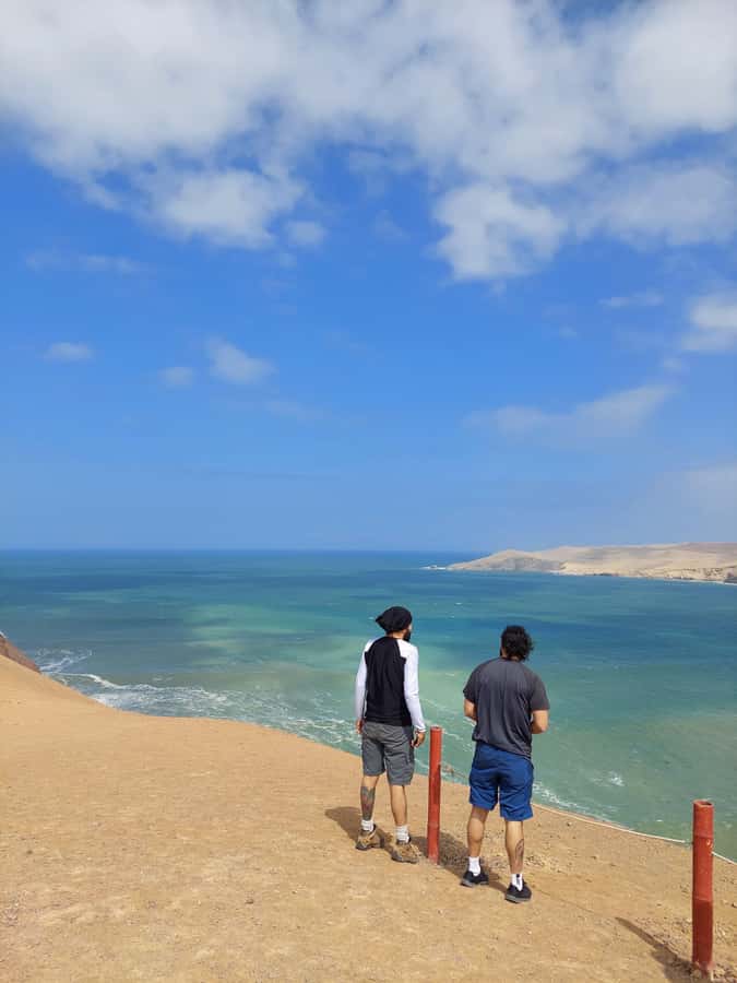 Paracas: Ballestas Island & Nature Reserve all inclusive - The speedboat and the Candelabro geoglyph