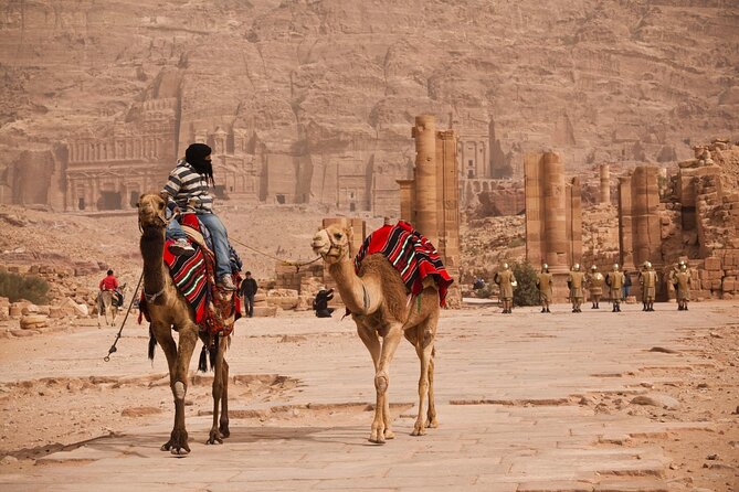 Petra & Wadi Rum (1 Day Private tour) - What the private vehicle adds