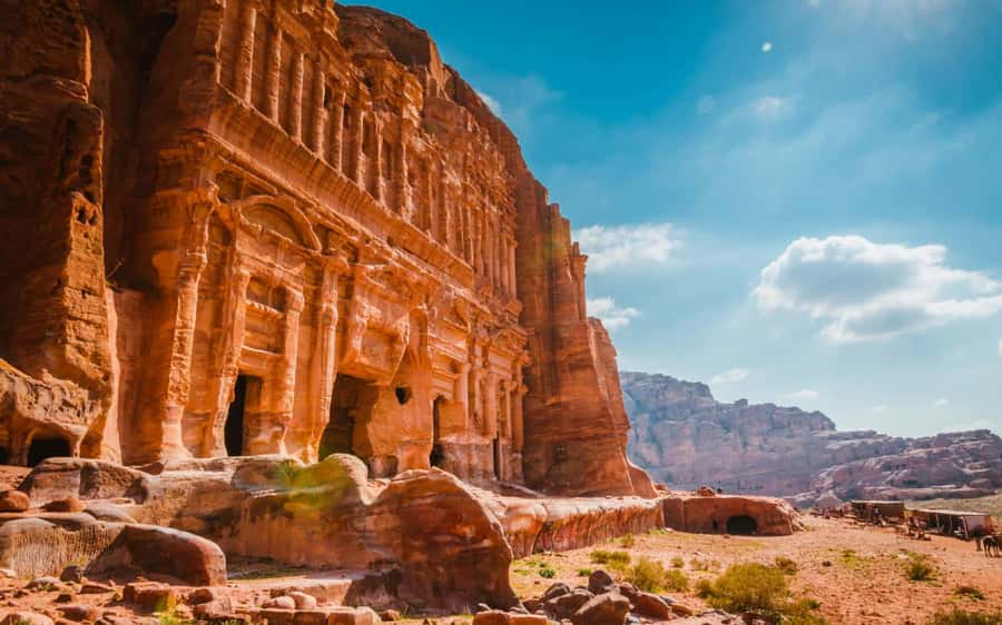 Petra & Wadi Rum: Full Day Private Tour with Hotel Pickup - Walking through the Siq