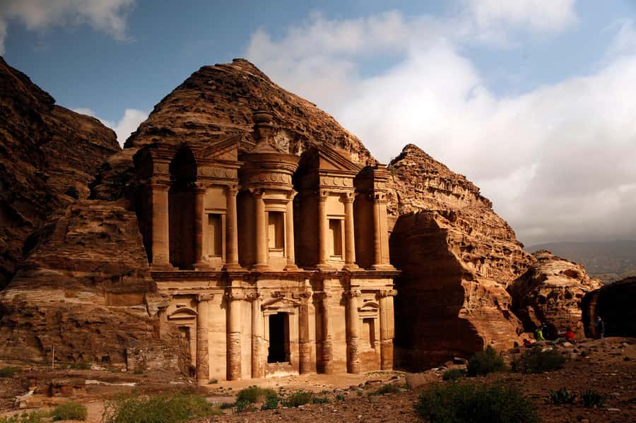 Petra & Wadi Rum: Full Day Private Tour with Hotel Pickup - Guides who shape the experience