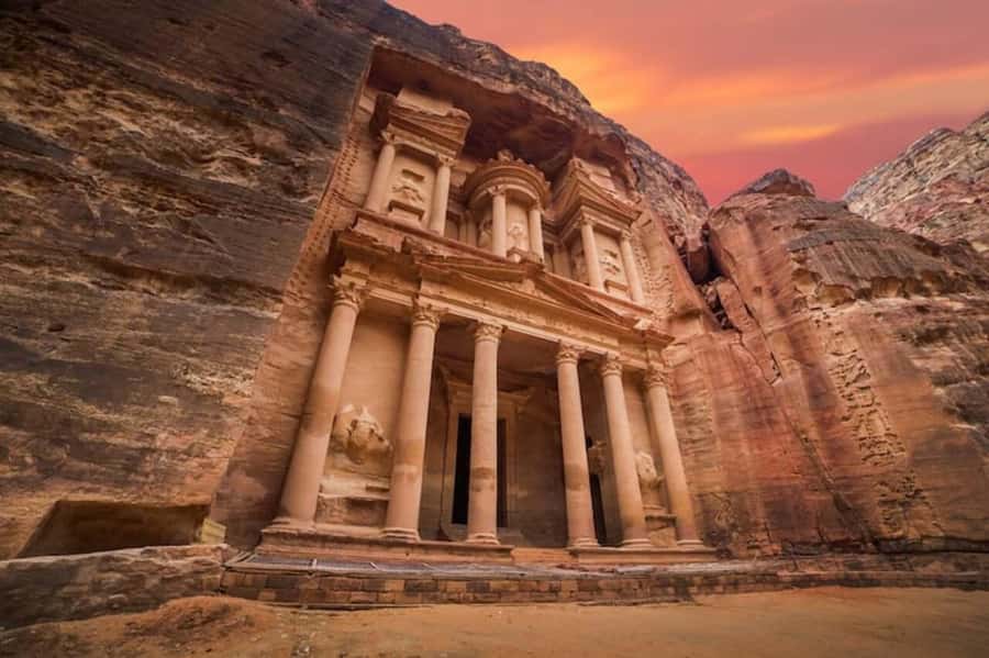 Petra & Wadi Rum: Full Day Private Tour with Hotel Pickup - The road south to Petra
