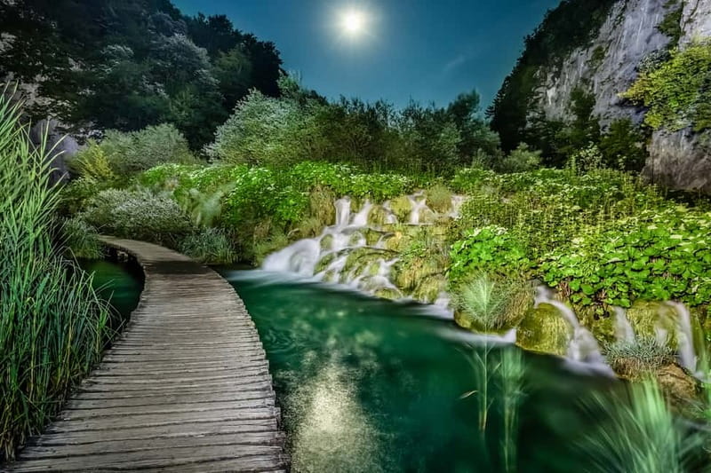 Plitvice Lakes: Guided Walking Tour with Bus and Boat Ride - Key points to know before you go