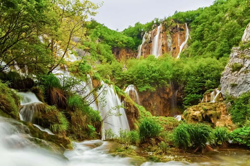 Plitvice Lakes: Guided Walking Tour with Bus and Boat Ride - Why Plitvice Lakes is worth a full day