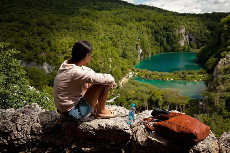 Plitvice Lakes: Guided Walking Tour with Bus and Boat Ride - Returning by panoramic train