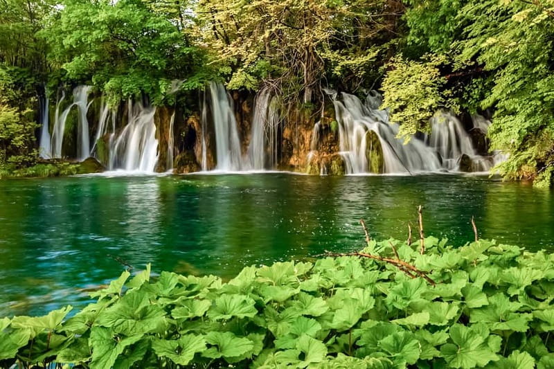 Plitvice Lakes: Guided Walking Tour with Bus and Boat Ride - Who should book this Plitvice tour?