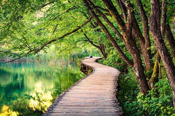 Plitvice Lakes National Park: Day Trip from Omiš - Veliki Slap and the Lower Lakes