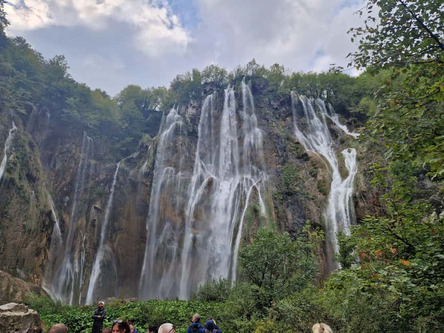 Plitvice: Plitvice Lakes Guided Tour with Boat Ride - Crossing Lake Kozjak by boat