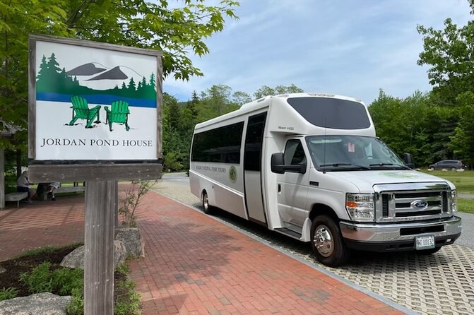 Premium Narrated Bus Tour of Bar Harbor and Acadia National Park (3.5 Hours) - What the narration adds to the drive