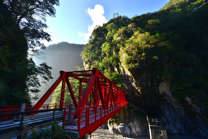 Private Taroko Gorge Day Tour from Hualien with Local Expert - Qingshui Cliff and the Pacific coast