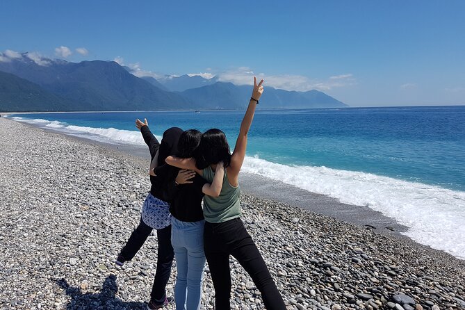 Private Taroko Gorge Day Tour from Hualien with Local Expert - Sakul Trail for an easy forest walk