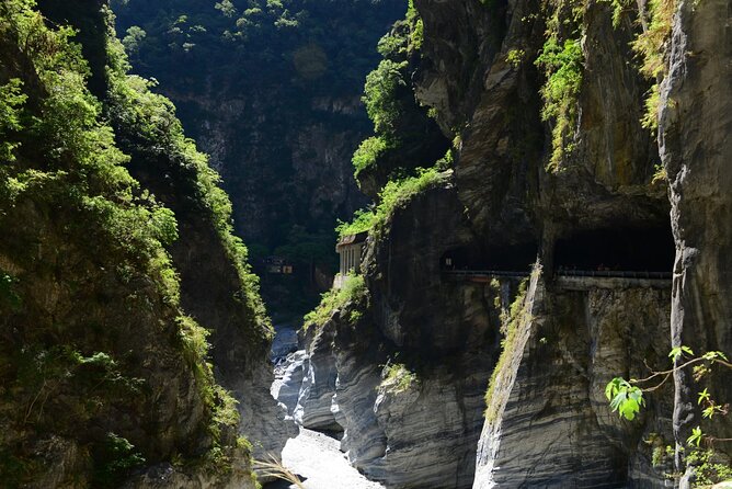 Private Taroko Gorge Day Tour from Hualien with Local Expert - Qixingtan, a stony beach with open views
