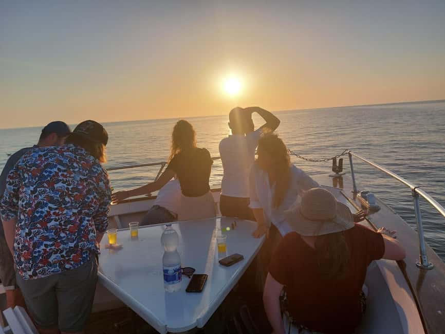 Pula: Brijuni Dolphins Sunset Cruise with Dinner and Drinks - Unlimited drinks and the slow return to Pula