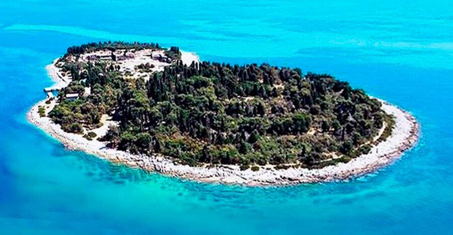 Pula: Brijuni National Park Tour with Island Visit - St. Jerolim gives the cruise a beach break