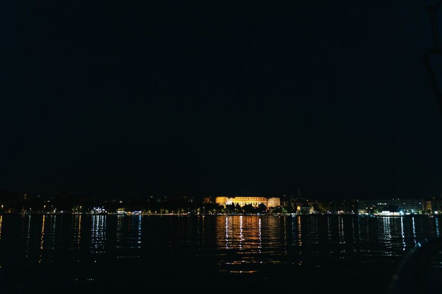 Pula: Dolphin&Sunset Cruise in Brijuni with Dinner&Drinks - Searching for dolphins in open water