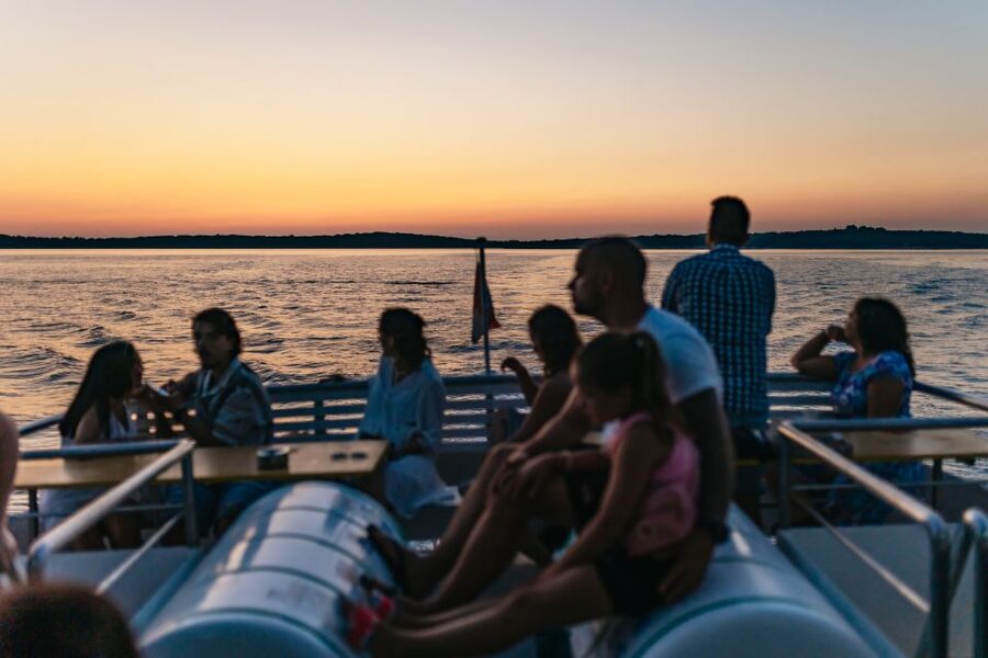 Pula: Dolphin&Sunset Cruise in Brijuni with Dinner&Drinks - Who should book this cruise