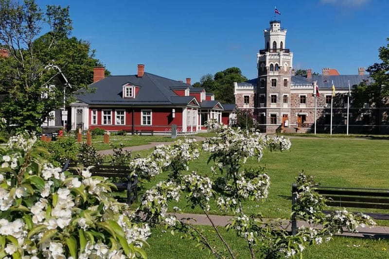 Riga: Private Sigulda, Turaida, and Gauja National Park Tour - What the guides add