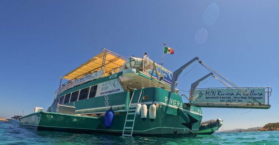 Riviera di Gallura_Excursions La Maddalena Archipelago - La Maddalena town changes the pace