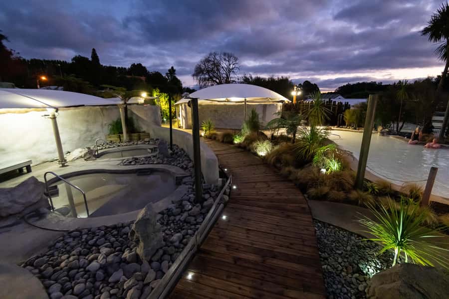 Rotorua: Hells Gate Outdoor Mud Bath & Spa Experience - Who Will Enjoy This Most?