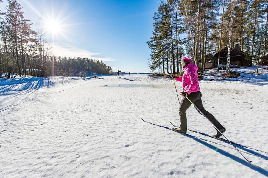 Rovaniemi: Cross Country Wilderness Ski Adventure - Who should book this cross-country ski adventure?