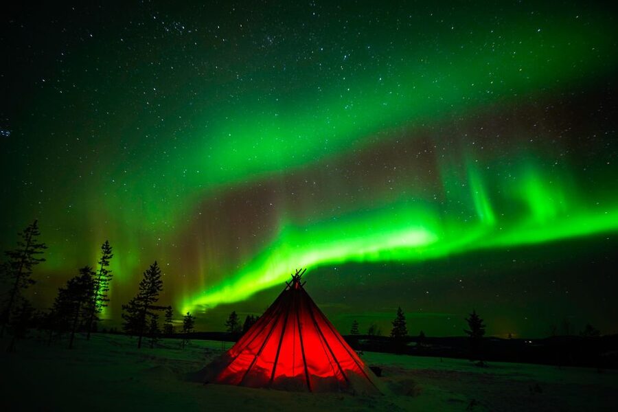 Rovaniemi: Small-Group Northern Lights Wilderness Tour - What happens at the first stop