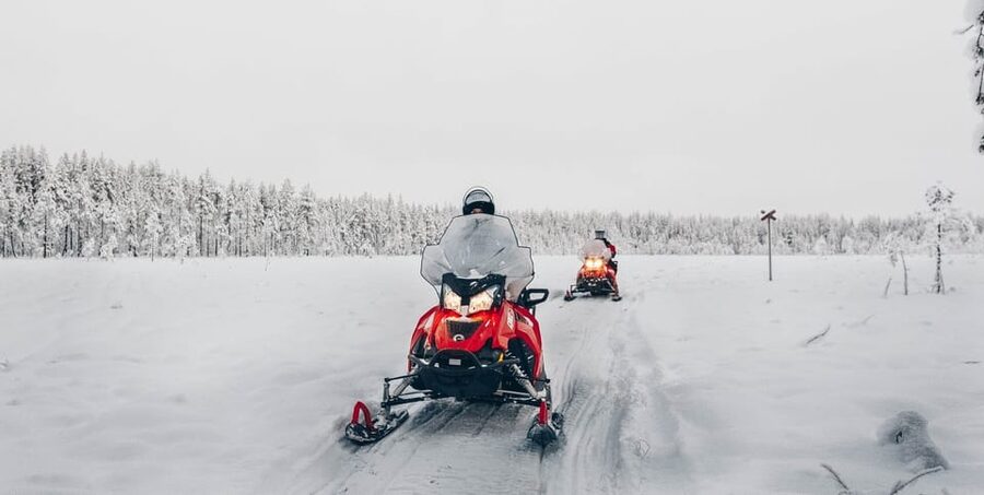 Rovaniemi: Snowmobile Safari into the Wilderness - Riding 15 to 30 kilometers into the wilderness