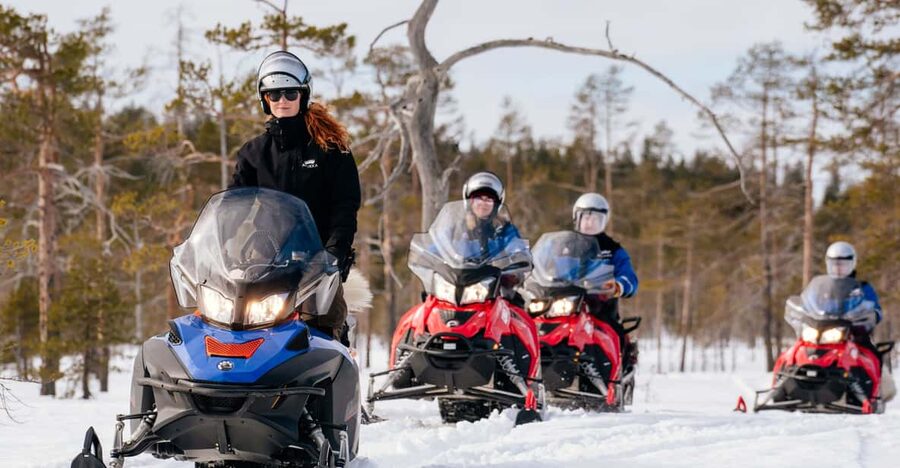 Rovaniemi: Snowmobile Safari into the Wilderness - Learning the snowmobile before the forest