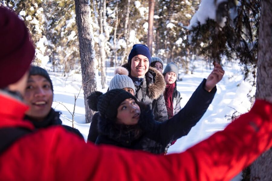 Rovaniemi: Wilderness Tour - Warming up with hot drinks and sausages