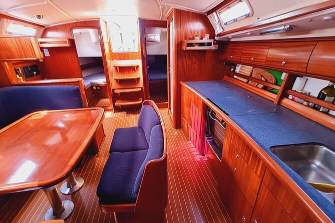 Sailboat tour from PALAU to the Maddalena Archipelago. - Why a small sailboat makes a difference in La Maddalena