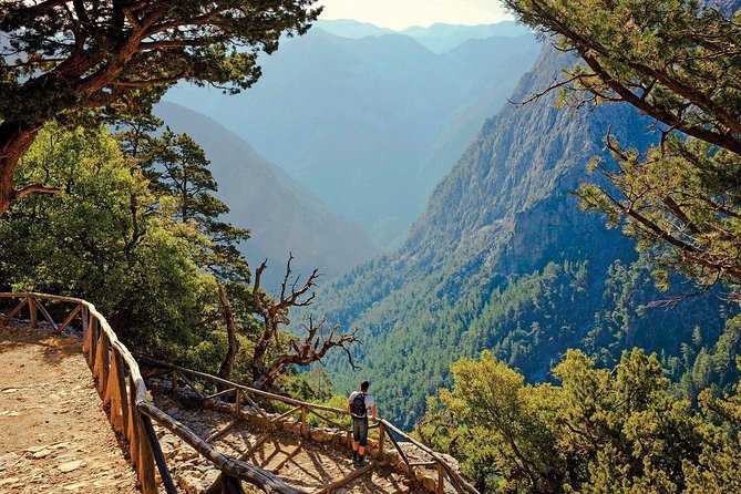 Samaria Gorge Hike - Xyloskalo: breakfast and last-minute supplies
