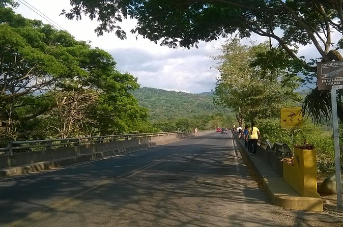 San Jose Airport to Manuel Antonio Private Shuttle - Communication, safety, and comfort on the road