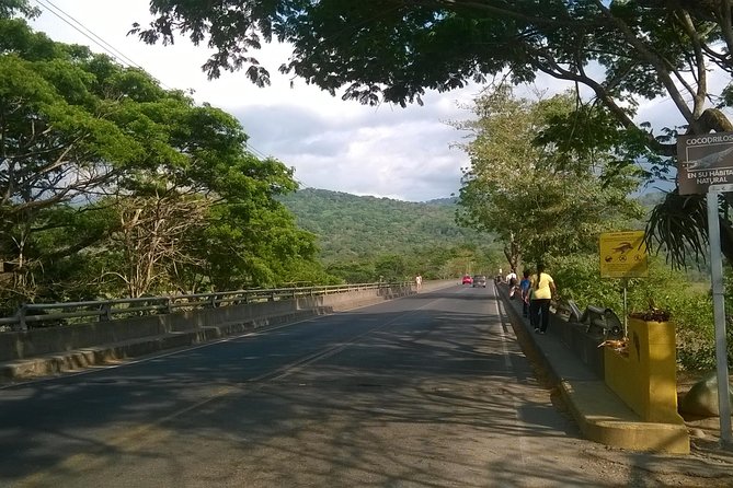 San Jose Airport to Manuel Antonio Private Shuttle - The tropical fruit stop after the airport