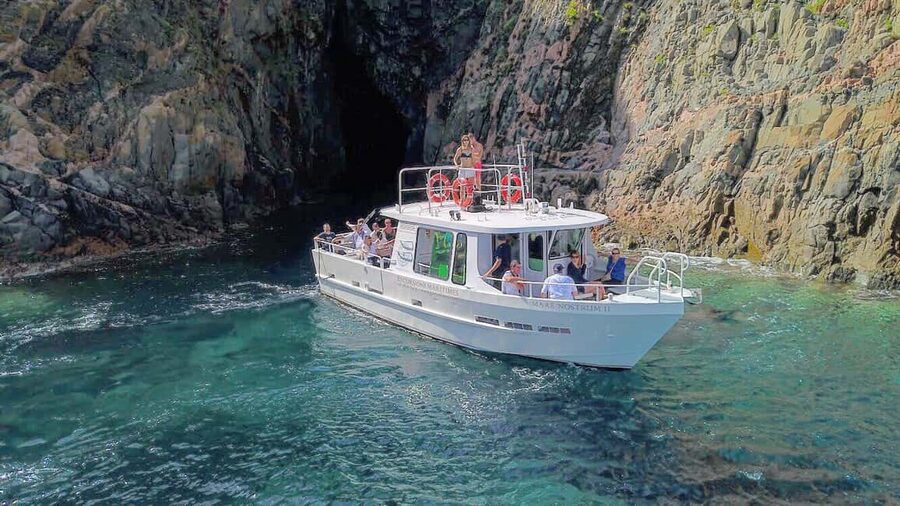 Scandola: Visit the Nature Reserve from Porto (France) - Capo Rosso and the value of a small boat