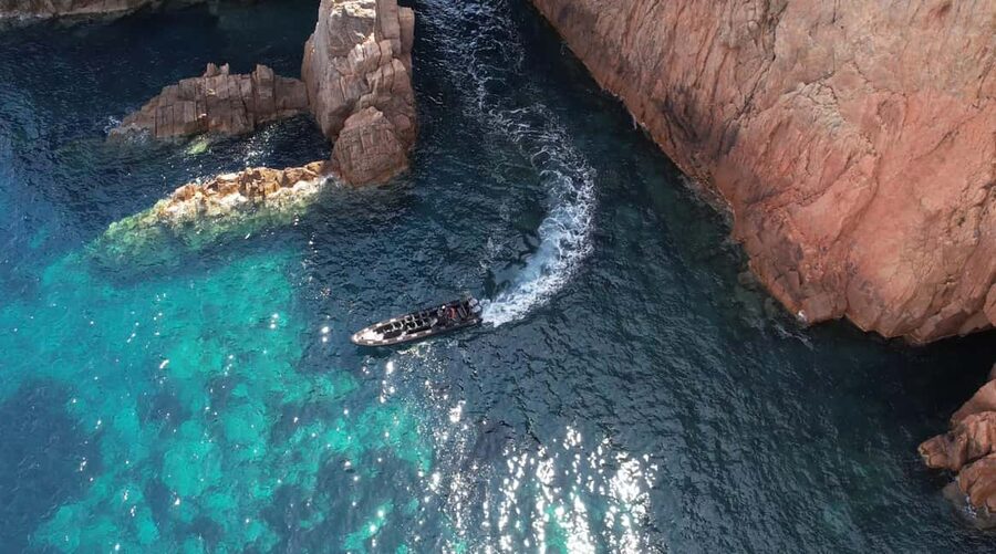 Scandola: Visit the Nature Reserve from Porto (France) - Choosing between Mare Nostrum II and Mare Nostrum III