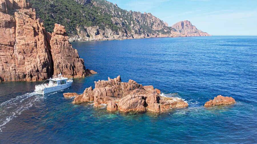 Scandola: Visit the Nature Reserve from Porto (France) - Price, comfort, and what you receive