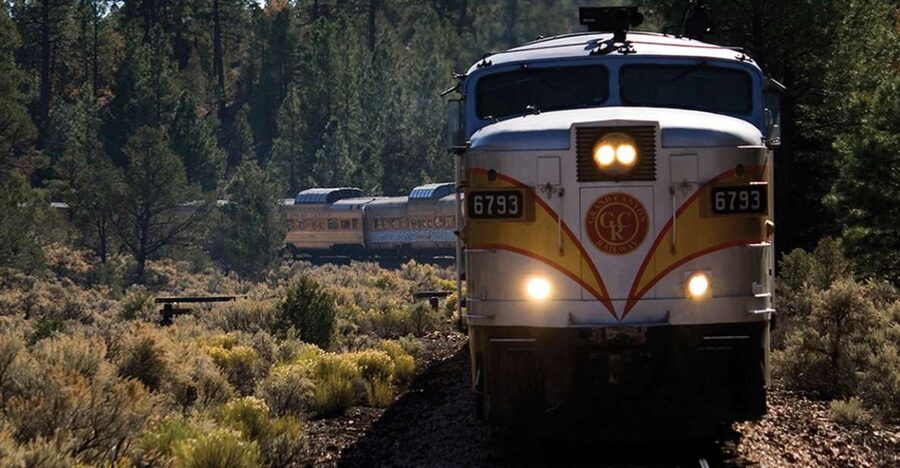 Sedona/Flagstaff: Grand Canyon Tour & First-Class Train Ride - Cameron Trading Post for Art and Souvenirs